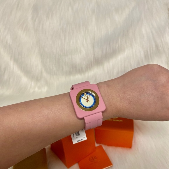 TORY BURCH AUTHENTIC WATCH - Picture 8 of 8